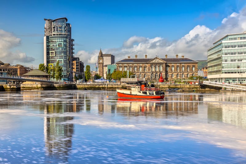 Custom House und Lagan River in Belfast - ©susanne2688 - stock.adobe.com