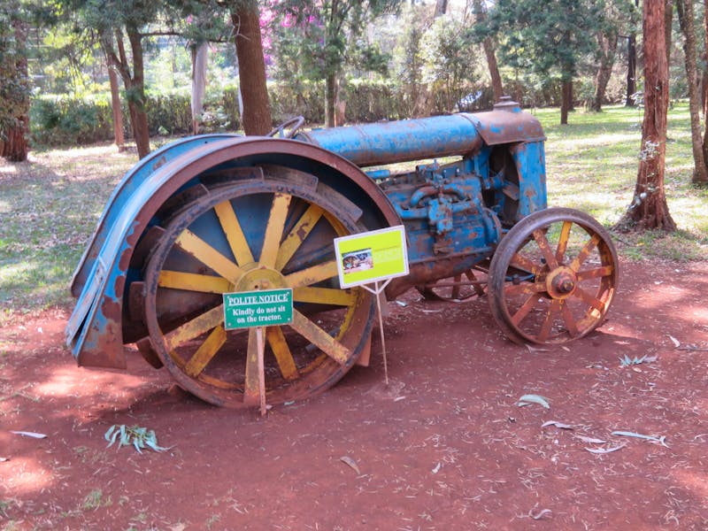 Karen Blixen Museum - Original erhaltener Traktor - ©Annette Weise - Eberhardt TRAVEL