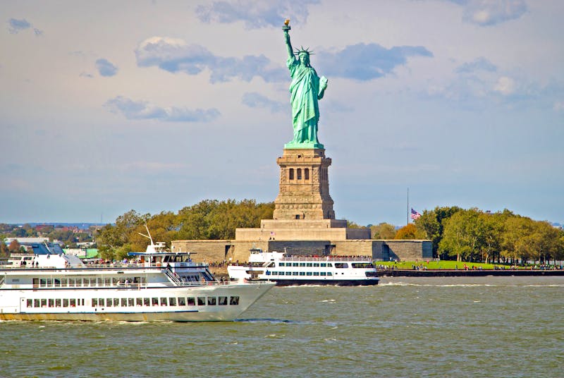 Bootsfahrt vor New York - Freiheitsstatue - ©art2002 - stock.adobe.com