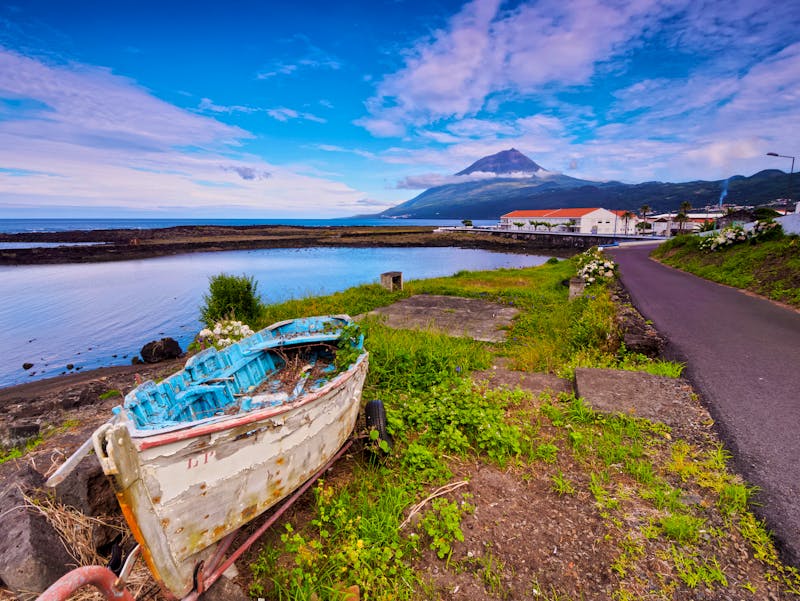 Straße bei Lajes do Pico auf der Azoren-Insel Pico - ©Karol Kozlowski - Adobe Stock