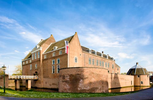 Schloss von Woerden in der Provinz Utrecht &ndash; &copy; Richard Semik - stock.adobe.com