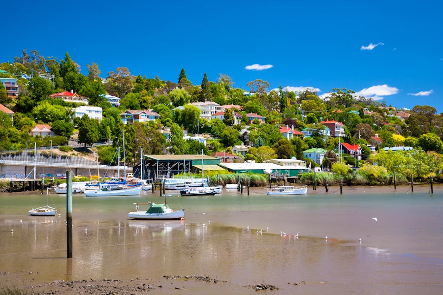 Launceston am Tamar River - Tasmanien – © Ian Woolcock Photography - stock.adobe.com
