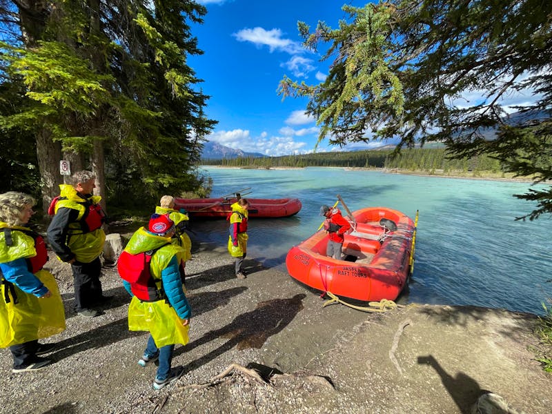 Bootsfahrt auf dem Athabasca River in West-Kanada - ©Jacob Spangenberg - Eberhardt TRAVEL