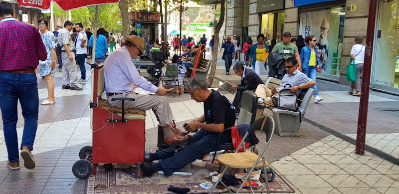 Begegnungen beim Stadtrundgang in Santiago de Chile  - ©Jacob Spangenberg für Eberhardt TRAVEL