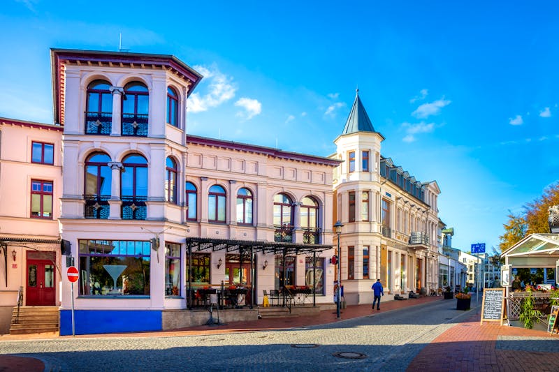 Spaziergang in Heringsdorf an der Ostsee - ©Sina Ettmer - stock.adobe.com