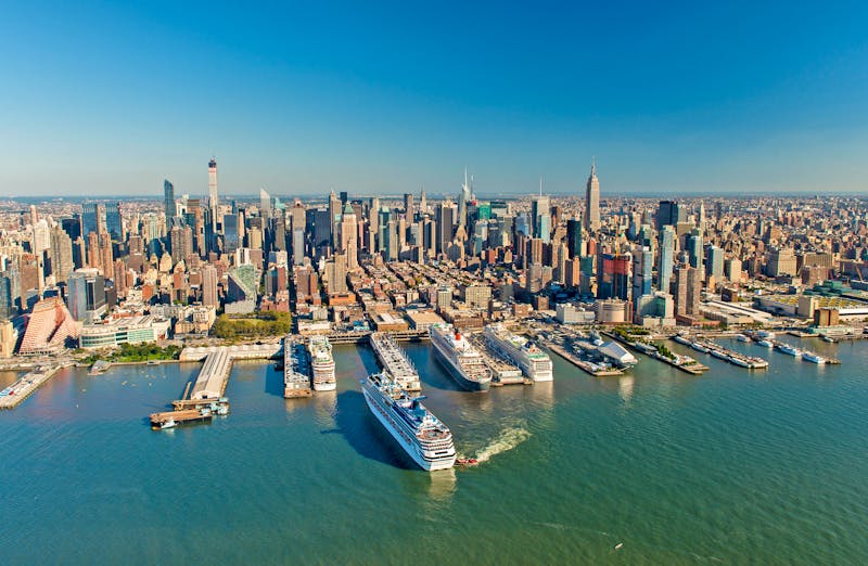 Kreuzfahrtschiffe in Manhattan - New York - ©demerzel21 - stock.adobe.com