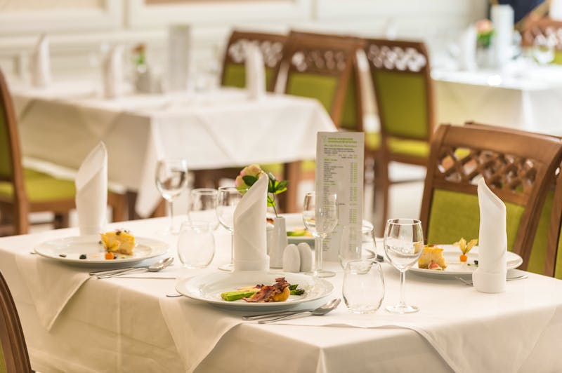 gedeckter Tisch im Medi Spa Buczynski – ©Medi Spa Buczynski