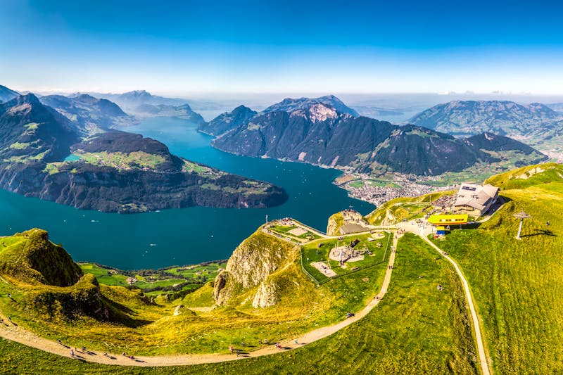 Tolle Aussicht zum Vierwaldstättersee mit Rigi und Pilatus sowie Fronalstock  - ©Eva Bocek - stock.adobe.com