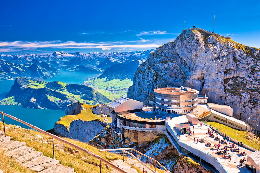 Pilatus und Blick auf den Vierwaldstättersee &ndash; &copy; xbrchx - stock.adobe.com