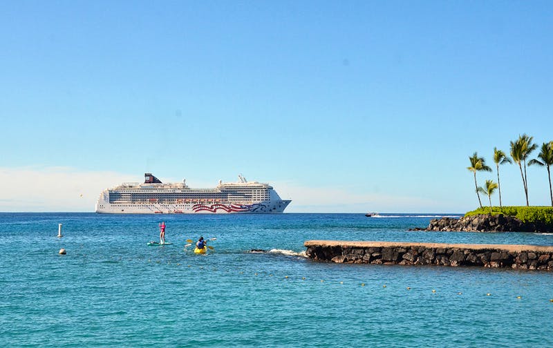 Kreuzfahrtschiff Pride of America vor Kona - Big Island - ©Anne Schröder - Eberhardt TRAVEL