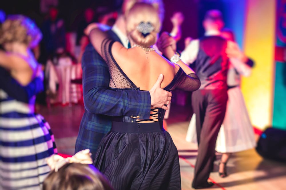 Tanzkurs &ndash; &copy; tsuguliev - stock.adobe.com