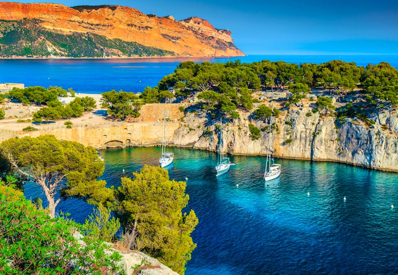 Bootsfahrt zu den Calanques bei Cassis - ©janoka82 - stock.adobe.com