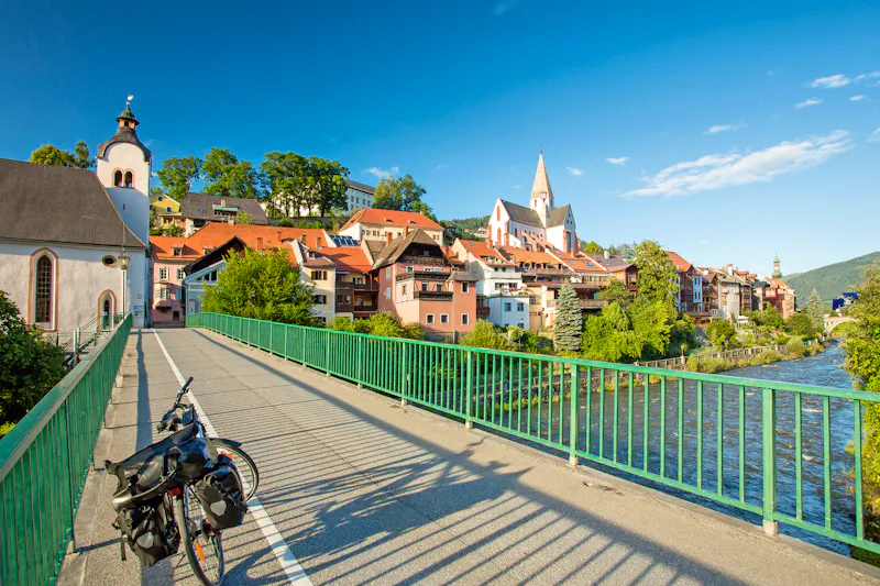 Murau am Fluss Mur in Österreich - &copy;www.augustinflorian.ro - Adobe Stock