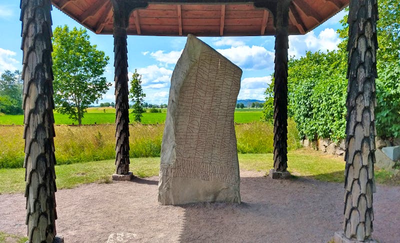 Runenstein von Rök in Östergötland - ©Konrad Füssel - Eberhardt TRAVEL