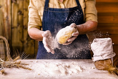 Brot backen &ndash; &copy; Marina - stock.adobe.com