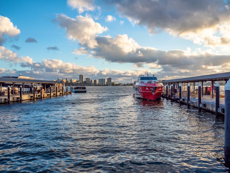 Elizabeth Quay in Perth - Bootsfahrt - ©Ric Jacyno Photography - stock.adobe.com