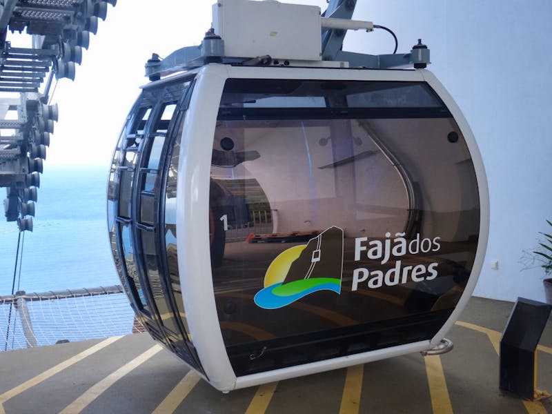 Seilbahn hinab nach Faja dos Padres - ©Hans-Joachim Trutz - Eberhardt TRAVEL