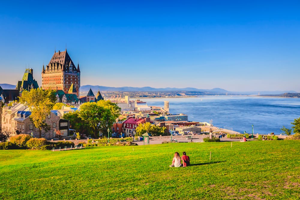 Quebec City am St. Lorenz Strom &ndash; &copy; iKetsarin - stock.adobe.com