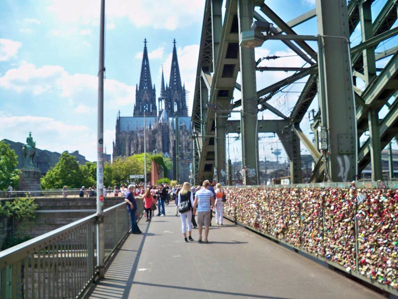 Blick von der Hohenzollernbrücke zum Dom in Köln - ©Irene Schneider - Eberhardt TRAVEL