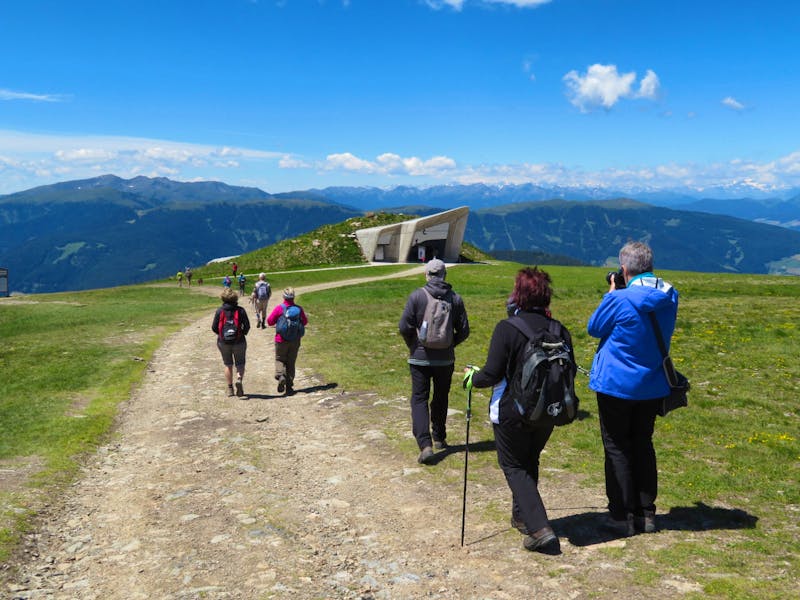 Wanderung zum Messner Mountain Museum auf dem Kronplatz - ©Jürgen Schmeißer - Eberhardt TRAVEL