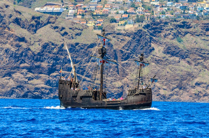 Segelschiff Santa Maria vor der Küste Madeiras - ©Mikhail V. Akkuratov - stock.adobe.com