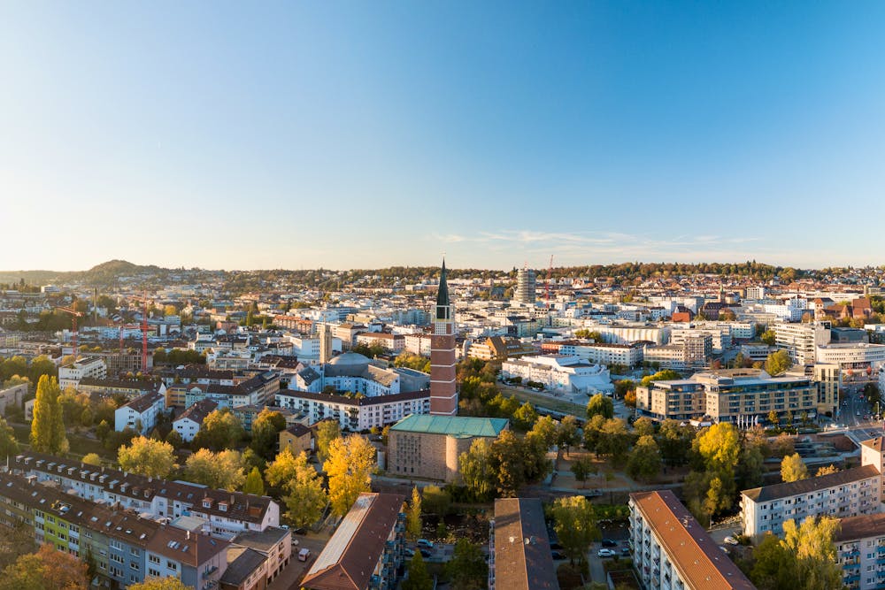 Pforzheim - Stadtpanorama - Blick auf die Innenstadt und die Stadtkirche &ndash; &copy; Fabian Reinhardt - stock.adobe.com