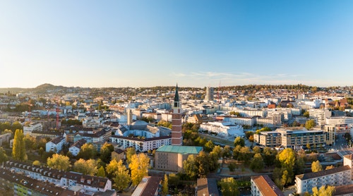 Pforzheim - Stadtpanorama - Blick auf die Innenstadt und die Stadtkirche – © Fabian Reinhardt - stock.adobe.com