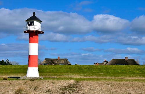 Leuchtturm bei Glückstadt &ndash; &copy; Inge Knol - stock.adobe.com