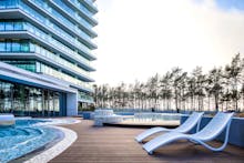 Außenbereich Wellnesszone Hotel Wave Miedzyzdroje Resort & Spa – © Wave Miedzyzdroje Resort & Spa