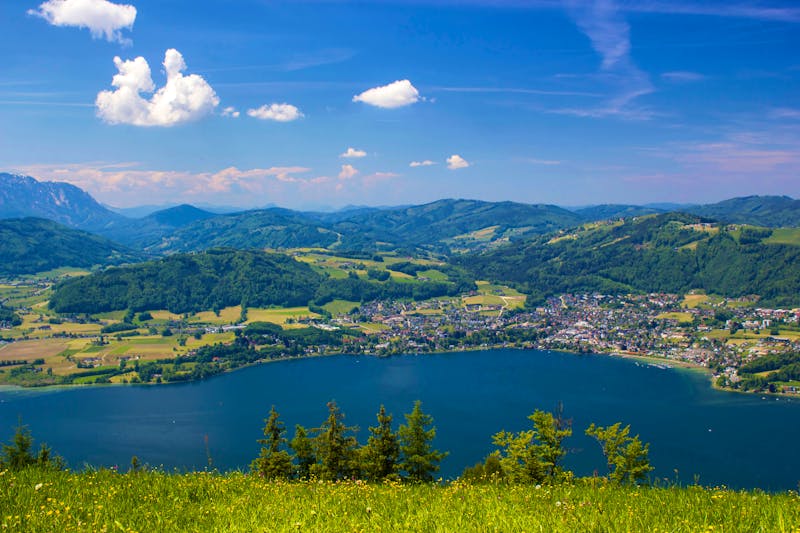 Traunsee vom Gmundnerberg im Salzkammergut - ©Mira Drozdowski - stock.adobe.com