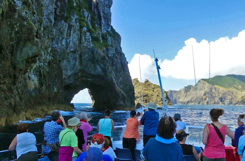 Bootsfahrt in der Bay of Islands - Hole in the Rock - ©Frank Nimschowski - Eberhardt TRAVEL