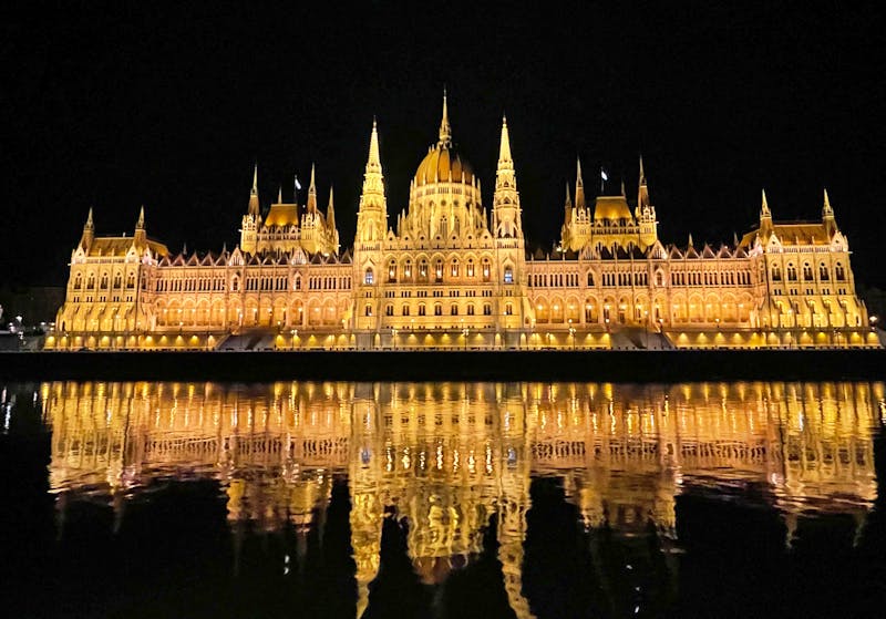 Budapester Parlamentsgebäude bei Nacht - ©Dennis Teichmann - Eberhardt TRAVEL