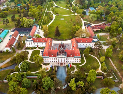 Sisi-Schloss Gödöllö in Ungarn – © Geza Kurka - stock.adobe.com