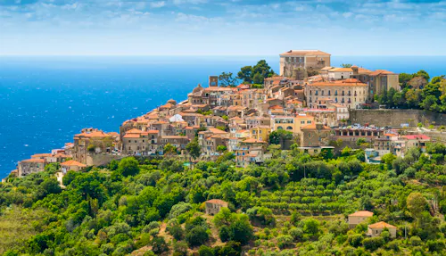 Castellabate im Cilento &ndash; &copy; e55evu - stock.adobe.com