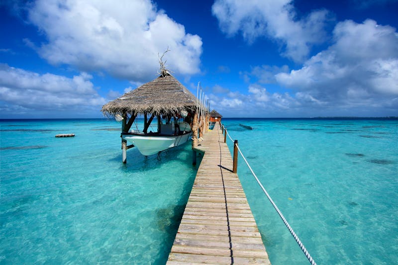 Bootssteg im Fakarava Atoll - ©Sabine Obmann - stock.adobe.com