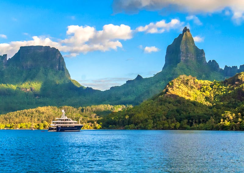 Opunohu Bay vor der Insel Moorea im Süd-Pazifik - ©Uwe Moser - stock.adobe.com