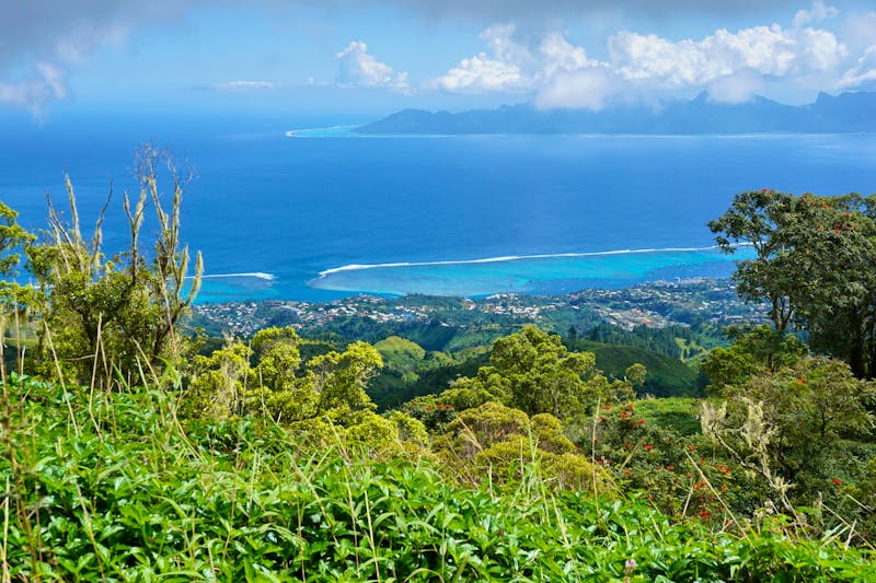 Blick auf Punaauia und Moorea - Tahiti - ©dam@seaphotoart.com - Adobe Stock