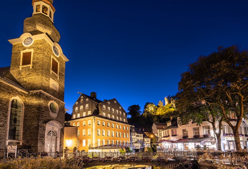 Monschau in der Eifel - Abendstimmung in der Altstadt - ©happylights - stock.adobe.com