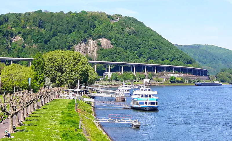 Schiffsanleger in Andernach am Rhein - &copy;Eva-Maria Strauß-Eberhardt - Eberhardt TRAVEL