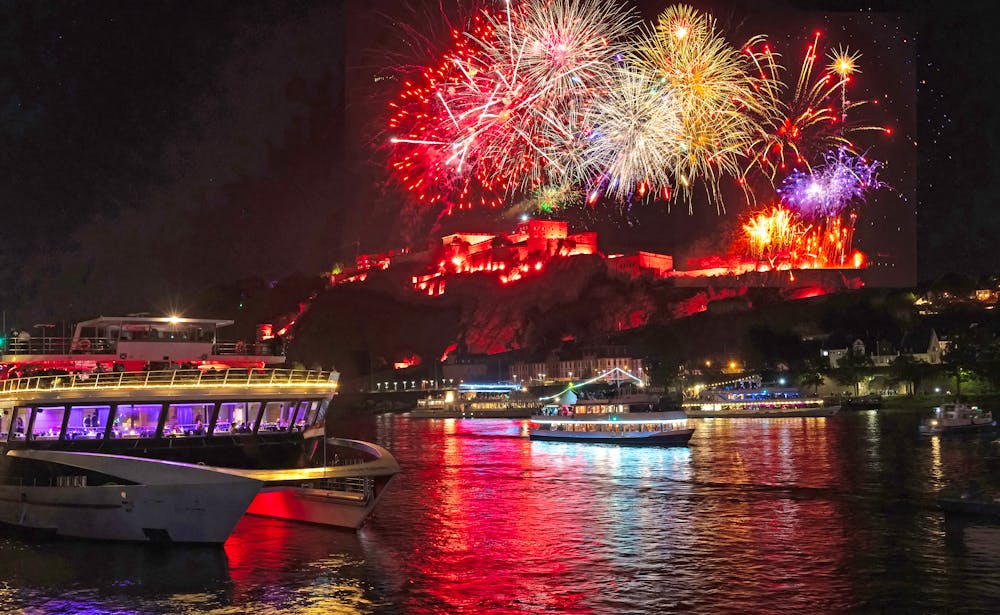 Rhein in Flammen in Koblenz mit Festung Ehrenbreitstein &ndash; &copy; ©Comofoto - stock.adobe.com