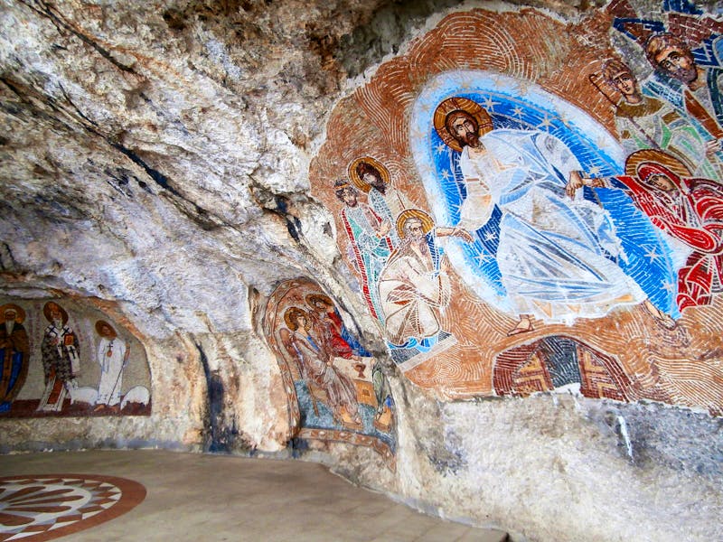 Malereien im Felsenkloster Ostrog in Montenegro - ©Ingrid Langer - Eberhardt TRAVEL