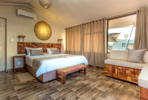 Sossusvlei Lodge - Zimmerbeispiel &ndash; &copy; Sossusvlei Lodge