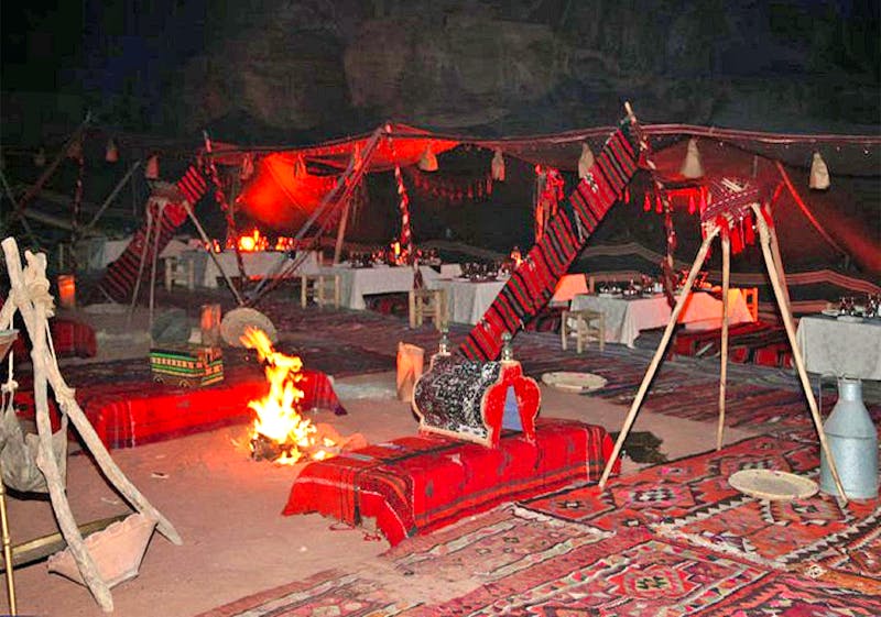 Wadi Rum Space Village Luxury Camp - Restaurant in der Wüste - ©Wadi Rum Space Village Luxury Camp