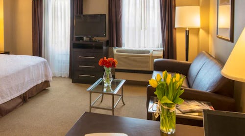 Hampton Inn & Suites Boston Crosstown Center – © Hampton Inn & Suites Boston Crosstown Center
