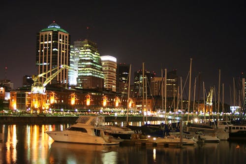 Buenos Aires bei Nacht &ndash; &copy; pixabay