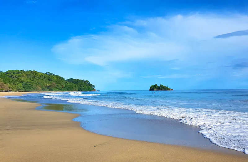 Strand an der Hotel-Lodge Cariblue Beach in Puerto Viejo  - &copy;Ria Heilmann - Eberhardt TRAVEL