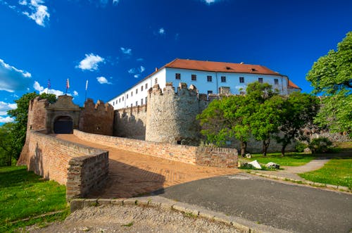 Burg Siklos in Ungarn &ndash; &copy; Zsolt Biczó - stock.adobe.com