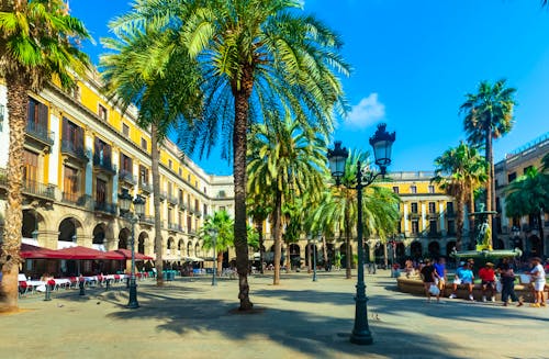 Placa Reial in Barcelona &ndash; &copy; Iakov Filimonov - Adobe Stock