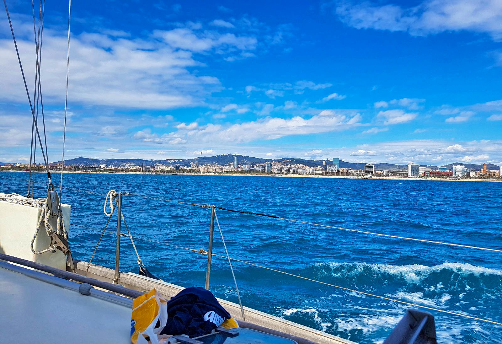 Segelbootsfahrt vor Barcelona - &copy;Benjamin Rodriguez Manzanares - Eberhardt TRAVEL