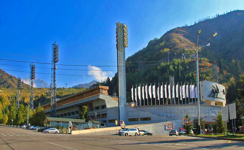 Eislaufstadion in der Medeo-Schlucht - Kasachstan - ©Sylvia Ott - Eberhardt TRAVEL